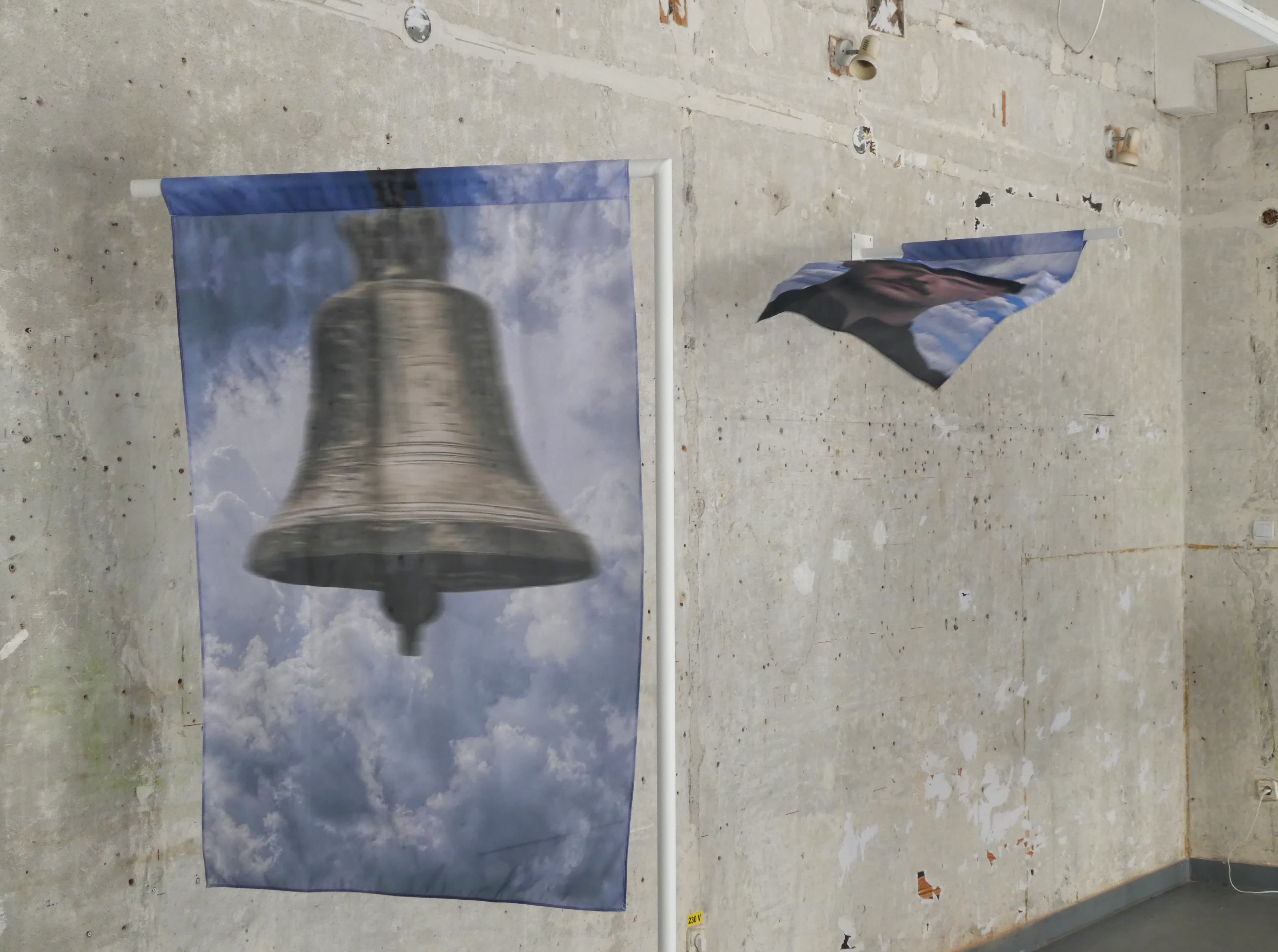 Senzații ieftine/Cheap thrills 2020, exhibition view + by Matei Dumitriu